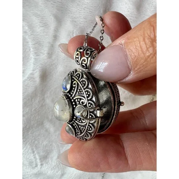 925 Vintage Style Rainbow Flash Moonstone POISON Locket Pendant Necklace - Picture 8 of 12